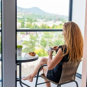 https://sweet-home-apartman-30sqm-studio-with-balcony-mountain.inbudapesthotels.com