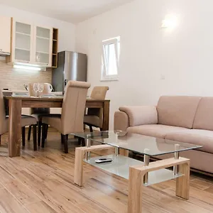 Kuzmanic Apartament